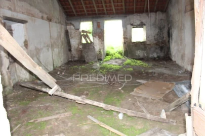 Moradia T4 para Venda em Pussos São Pedro