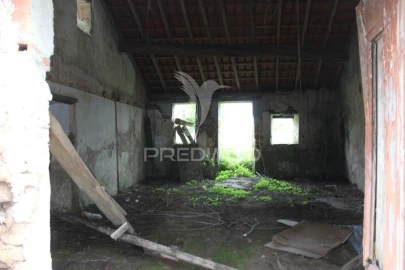 Moradia T4 para Venda em Pussos São Pedro