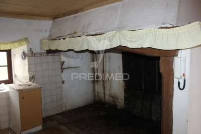 Moradia T4 para Venda em Pussos São Pedro