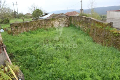 Moradia T4 para Venda em Pussos São Pedro