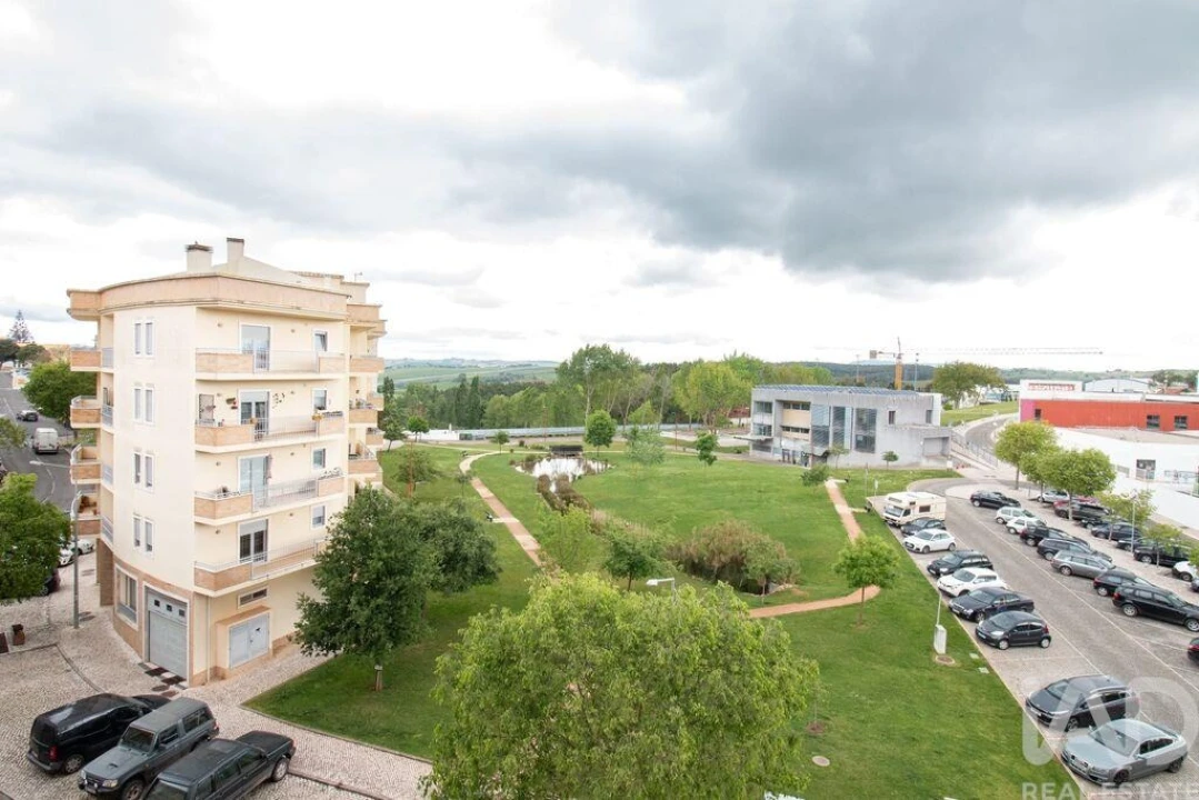 Apartamento T3 para Venda em Cadaval e Pêro Moniz Foto 32