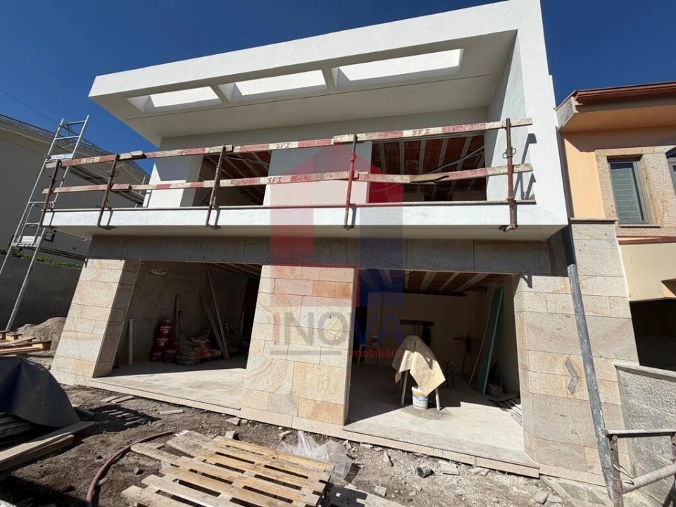 Moradia T4 para Venda em Palmeira Foto 4