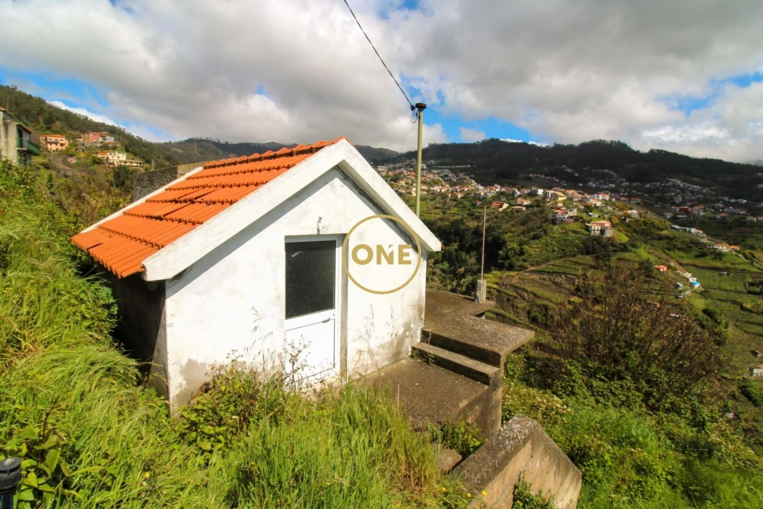 Moradia T2 para Venda em Estreito de Camara de Lobos Foto 5