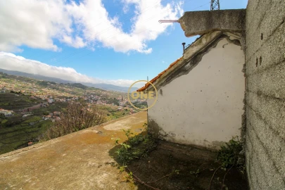 Moradia T2 para Venda em Estreito de Camara de Lobos