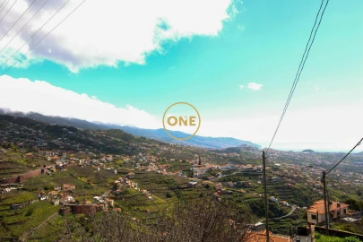 Moradia T2 para Venda em Estreito de Camara de Lobos