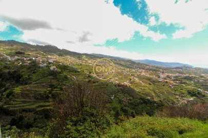 Moradia T2 para Venda em Estreito de Camara de Lobos