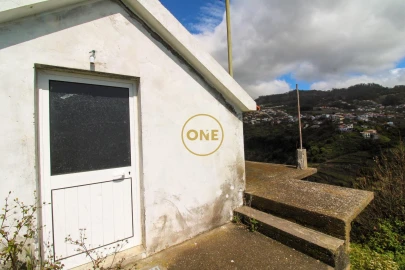 Moradia T2 para Venda em Estreito de Camara de Lobos