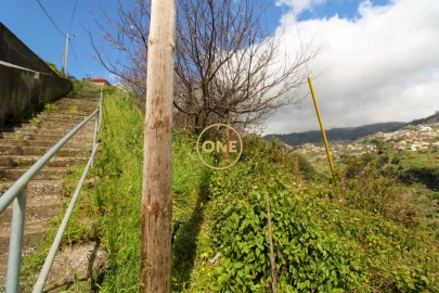 Moradia T2 para Venda em Estreito de Camara de Lobos