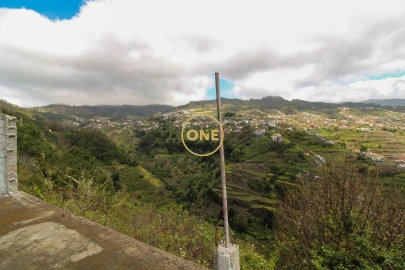 Moradia T2 para Venda em Estreito de Camara de Lobos