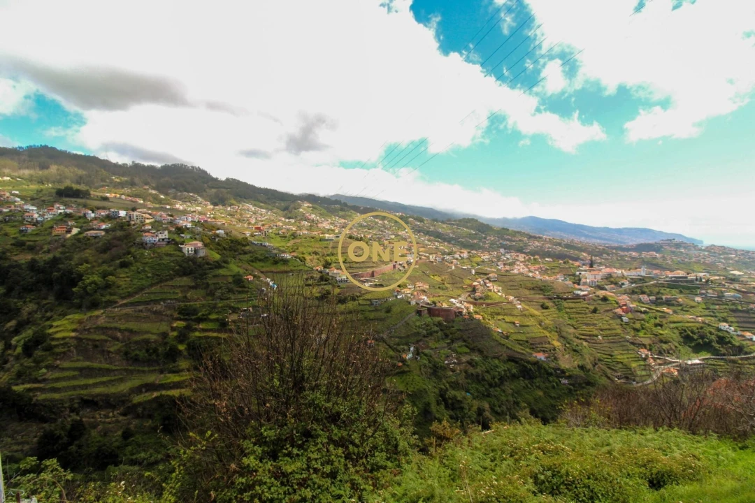 Moradia T2 para Venda em Estreito de Camara de Lobos Foto 25