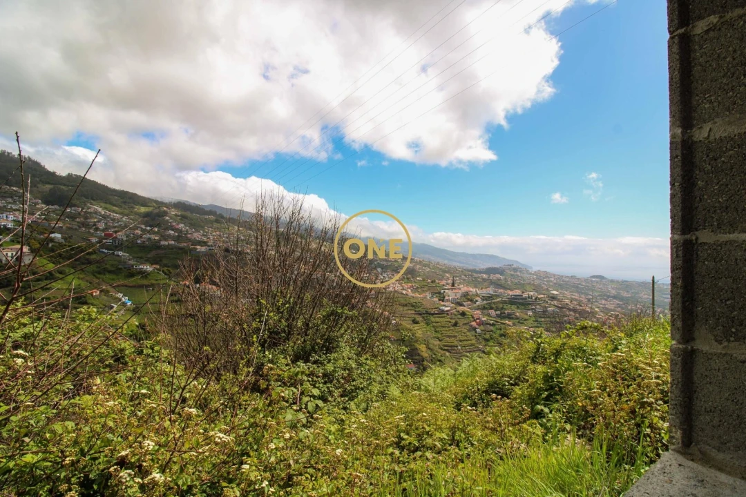 Moradia T2 para Venda em Estreito de Camara de Lobos Foto 17