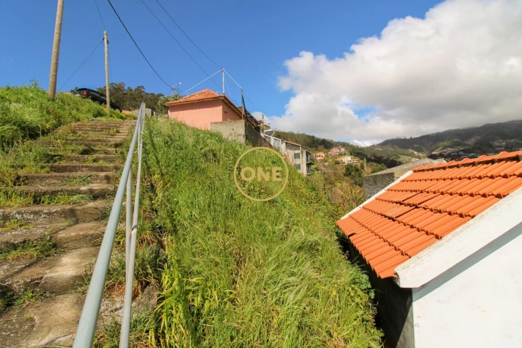 Moradia T2 para Venda em Estreito de Camara de Lobos Foto 10
