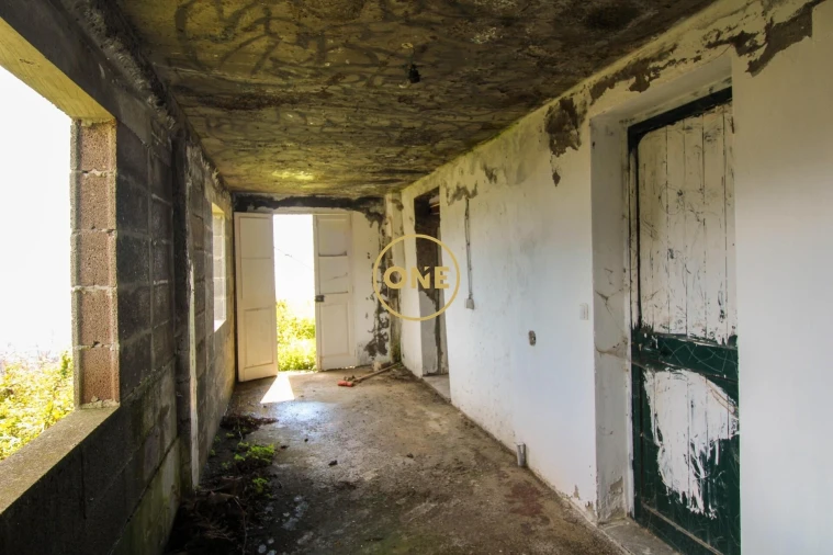 Moradia T2 para Venda em Estreito de Camara de Lobos Foto 15