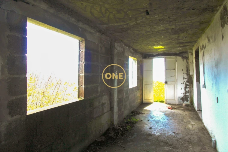 Moradia T2 para Venda em Estreito de Camara de Lobos Foto 16