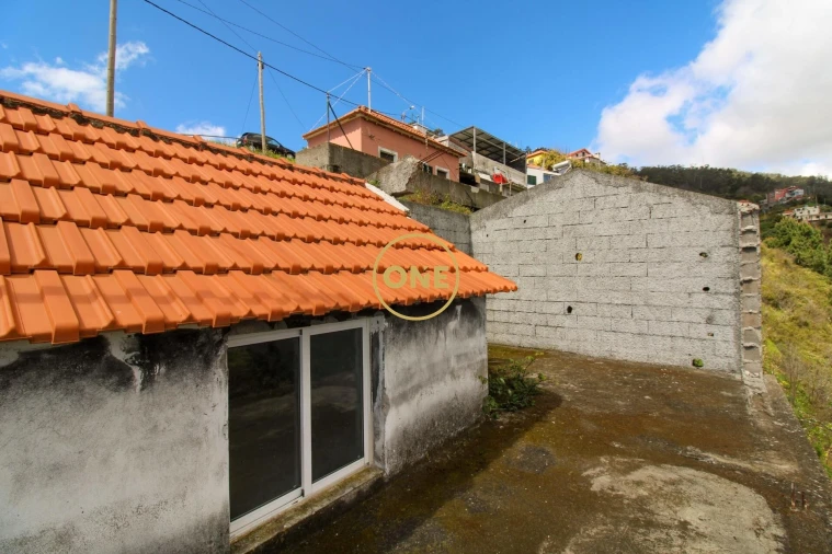 Moradia T2 para Venda em Estreito de Camara de Lobos Foto 19