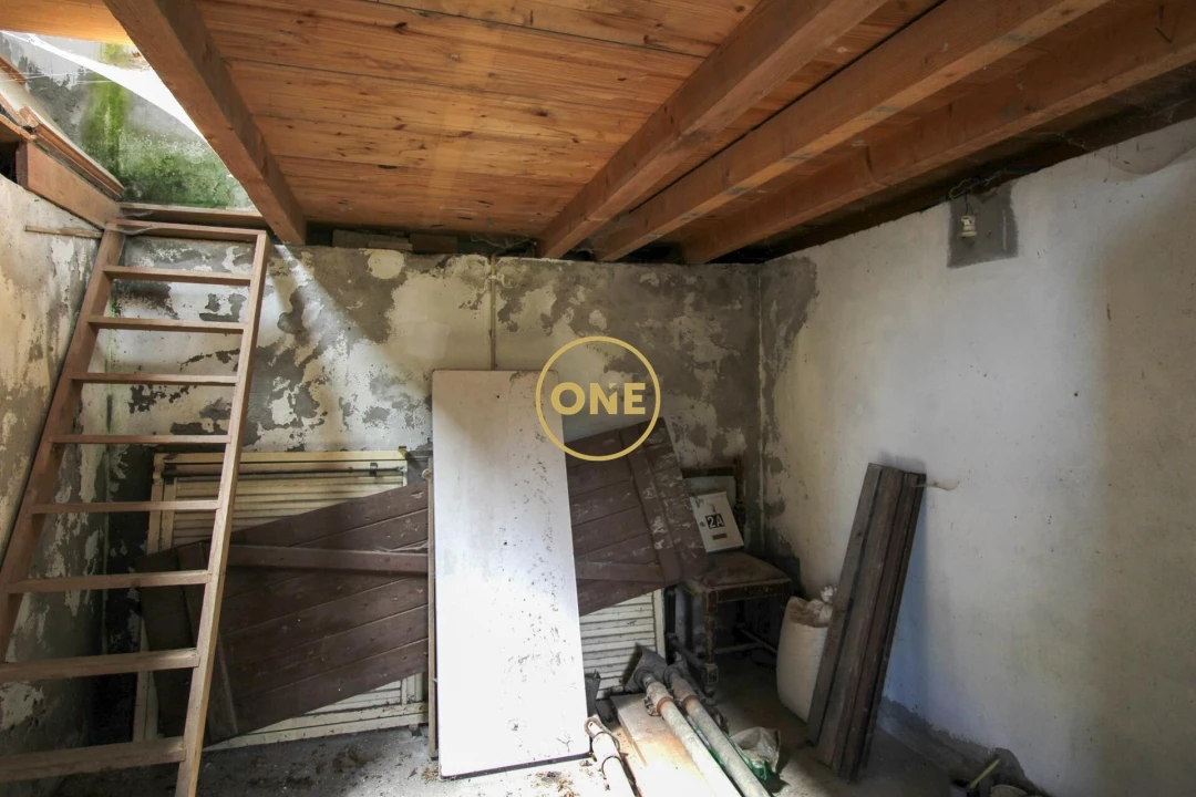 Moradia T2 para Venda em Estreito de Camara de Lobos Foto 13