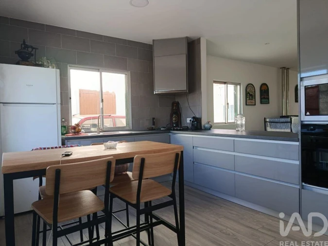 Moradia T3 para Venda em Vieira de Leiria Foto 2