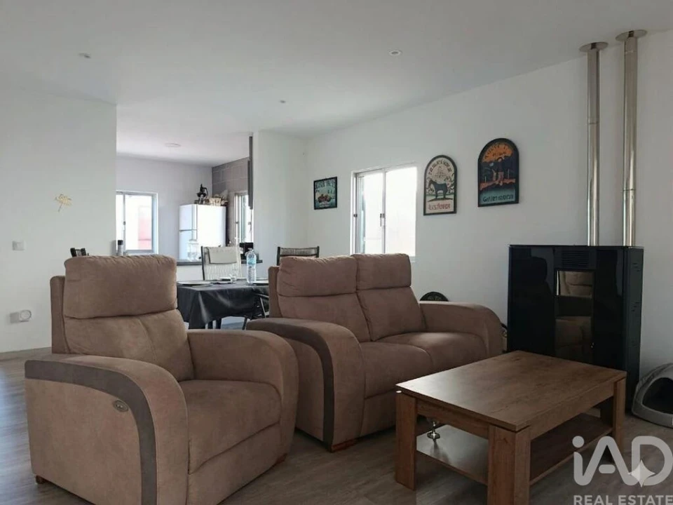 Moradia T3 para Venda em Vieira de Leiria Foto 3