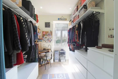 Moradia T2 para Venda em Angra (Nossa Senhora da Conceição)