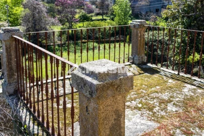 Moradia T9 para Venda em São Miguel de Acha