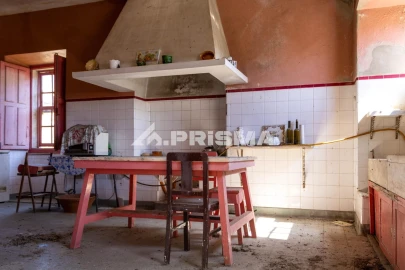 Moradia T9 para Venda em São Miguel de Acha