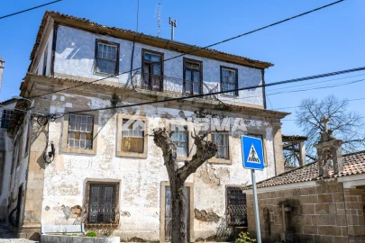 Moradia T9 para Venda em São Miguel de Acha