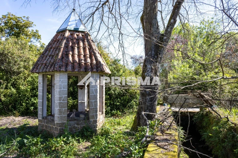 Moradia T9 para Venda em São Miguel de Acha Foto 12