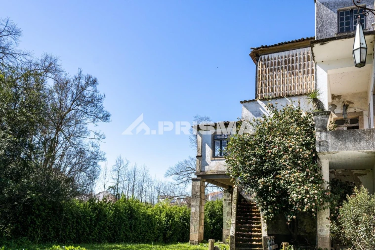 Moradia T9 para Venda em São Miguel de Acha Foto 8