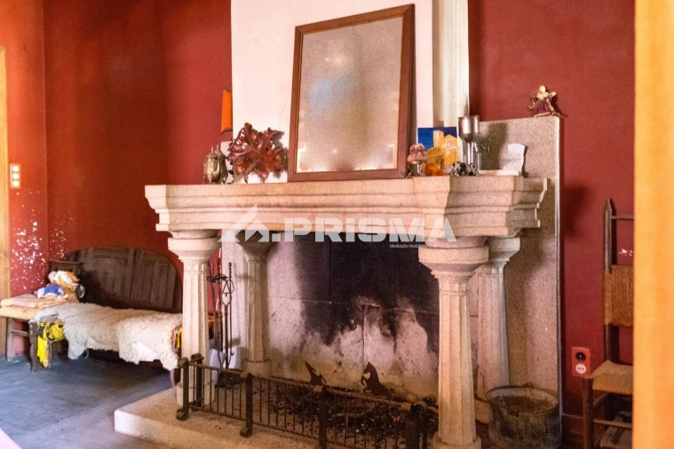 Moradia T9 para Venda em São Miguel de Acha Foto 18