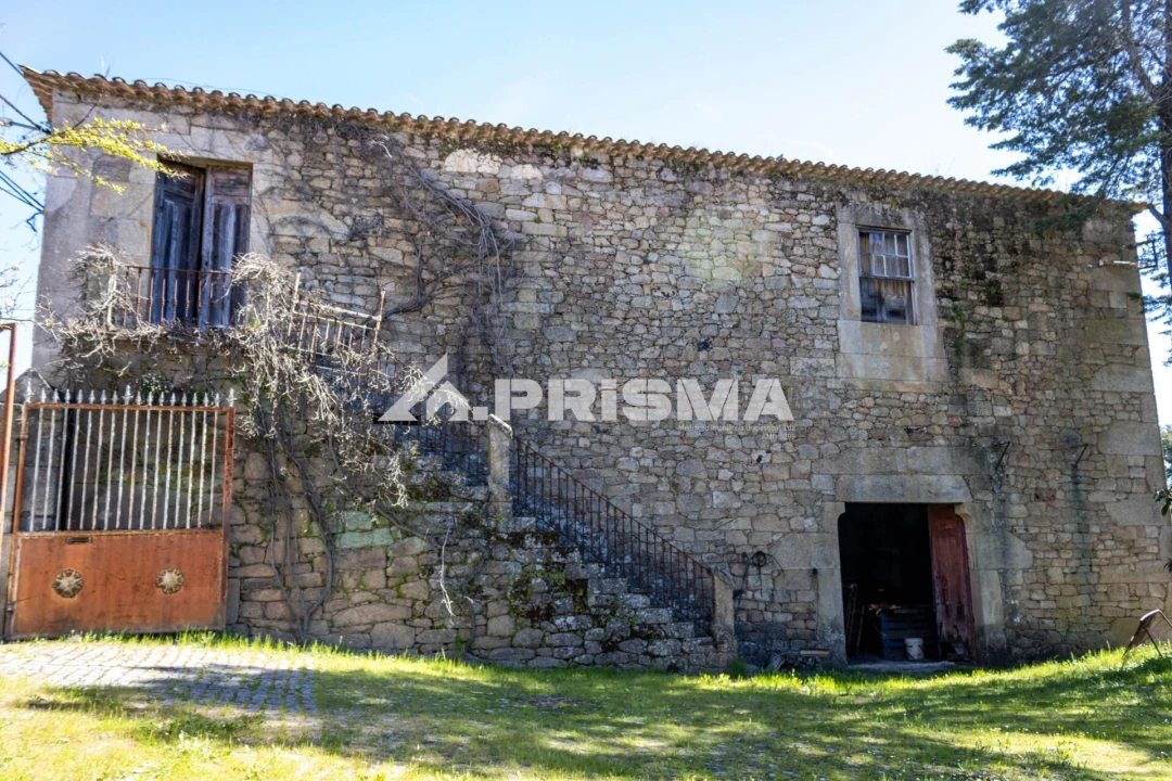 Moradia T9 para Venda em São Miguel de Acha Foto 6