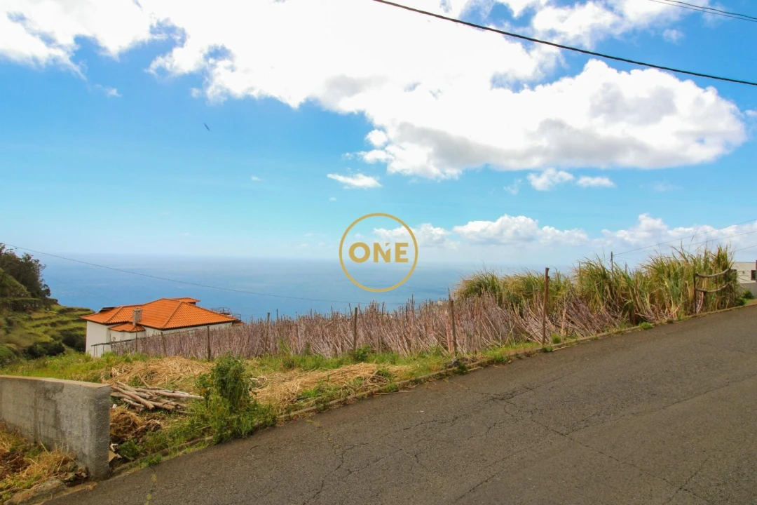 Terreno para Venda em Canhas Foto 13