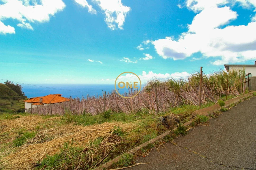 Terreno para Venda em Canhas Foto 2
