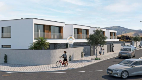 Moradia T4 para Venda em Apúlia e Fão