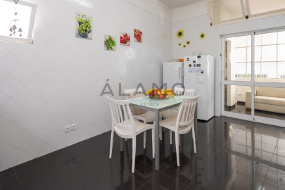 Apartamento T4 para Venda em Loule (São Clemente)