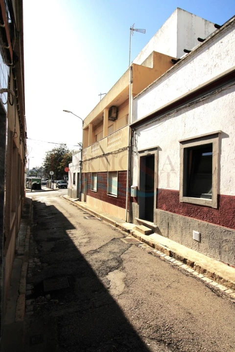 Moradia T4 para Venda em Moncarapacho e Fuseta