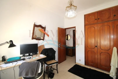 Moradia T4 para Venda em Moncarapacho e Fuseta