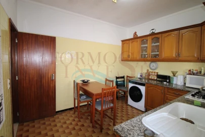 Moradia T4 para Venda em Moncarapacho e Fuseta