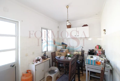 Moradia T4 para Venda em Moncarapacho e Fuseta