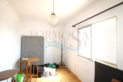 Moradia T4 para Venda em Moncarapacho e Fuseta