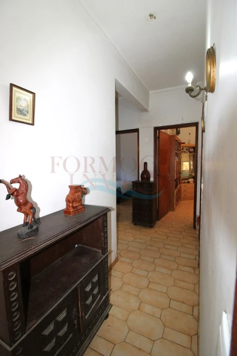 Moradia T4 para Venda em Moncarapacho e Fuseta