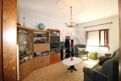 Moradia T4 para Venda em Moncarapacho e Fuseta