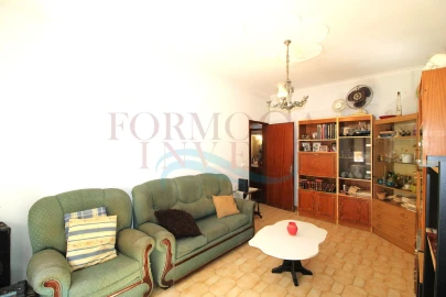 Moradia T4 para Venda em Moncarapacho e Fuseta