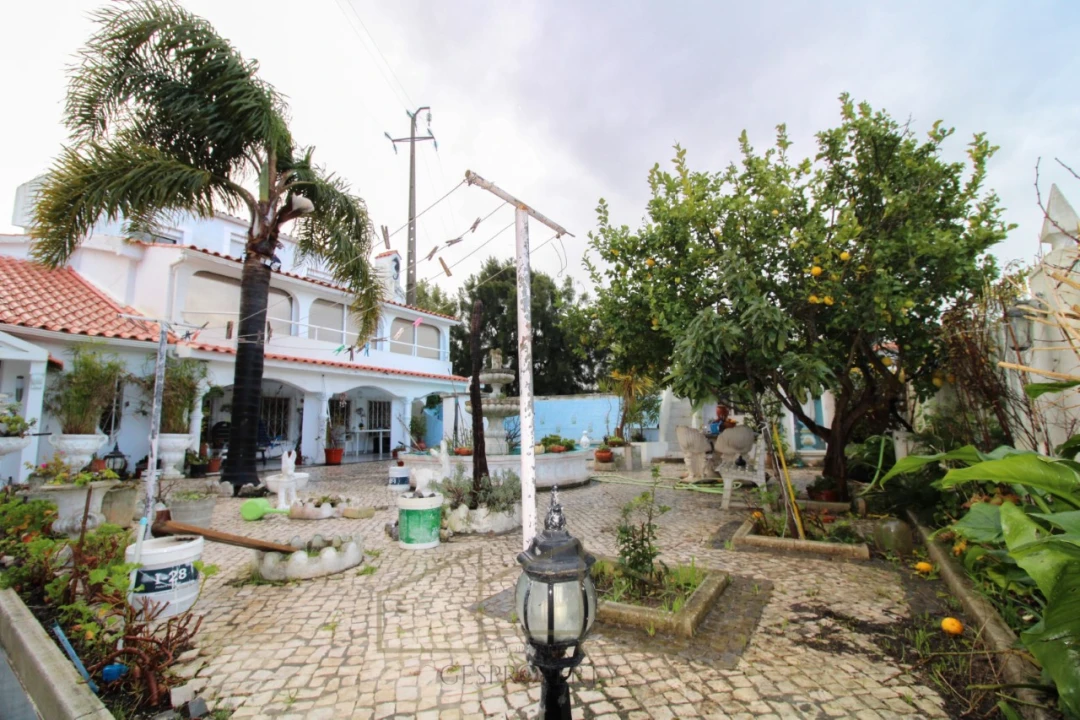 Moradia T2 para Venda em Charneca de Caparica e Sobreda Foto 3