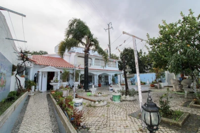 Moradia T2 para Venda em Charneca de Caparica e Sobreda