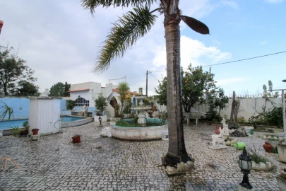 Moradia T2 para Venda em Charneca de Caparica e Sobreda