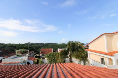Moradia T2 para Venda em Charneca de Caparica e Sobreda