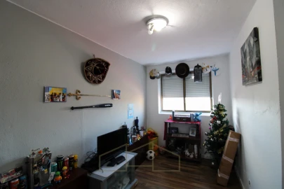 Moradia T2 para Venda em Charneca de Caparica e Sobreda