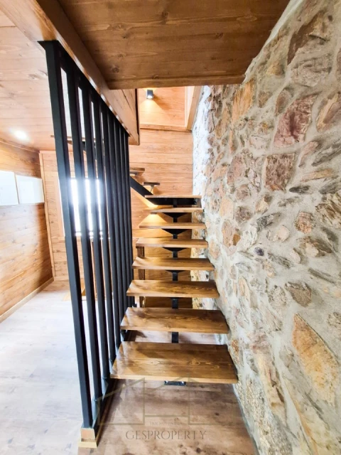 Prédio para Venda em Cortes do Meio