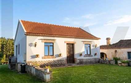 Quinta T2 para Venda em Almargem do Bispo, Pêro Pinheiro e Montelavar