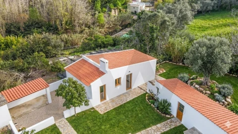 Quinta T2 para Venda em Almargem do Bispo, Pêro Pinheiro e Montelavar